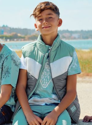 Sleeveless vest jacket for boys